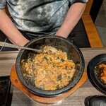 炭火焼肉 寿門 - 石焼ビビンバ(まぜまぜ)