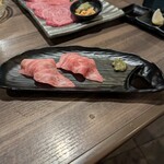 炭火焼肉 寿門 - 牛握り