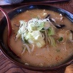 むら重 - 野菜タンタン麺•••タンタンなのにただのトンコツ味&ラー油。