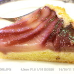 マグノリアカフェ - 洋梨のタルト　赤ワインで少し煮たやさしい味のタルト 2014.10.11