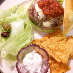 マグノリアカフェ - 熟成チェダーチーズのハンバーガー とまとソース 2014.10.11