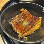 軽井沢 うなぎ四代目菊川 - 山椒かけ