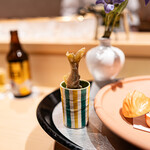 銀座 しのはら - 鮎唐揚げとサワークリーム、キャビア