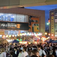 鮨 いつつ - 地元の駅前広場では櫓が組まれ待ってて、何故かお囃子は阿波踊りでやんした。阿波踊りは、終盤のリフの繰り返しで出るグループが好きだあ。