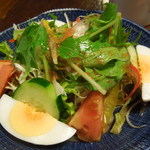 野菜いっぱいのサラダ