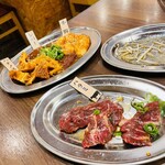 美味しい赤身と最高級ホルモン スーパーホルモン - 