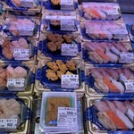 お魚いちば おかせい - 訪問日2025.8.17(日)
      おかせいさんのお持ち帰りコーナーの生雲丹