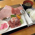 みなと市場 小松鮪専門店 - 