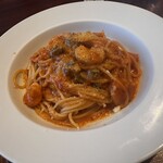 ピアサピド - 料理写真:海老とブロッコリーのトマトクリームスパゲッティ 1419円