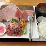 みなと市場 小松鮪専門店 - 