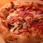 Tenerezza - ベーコンとキノコのピザ