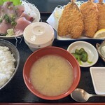 魚まさ - 刺身とアジフライ