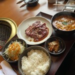 炭火焼肉 花炎亭 - 