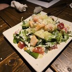 海鮮 イタリアンバル ルチアーノ - メロンと桃のサラダの出来上がり～！