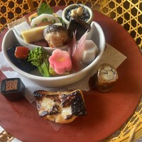 韻松亭 - ③ニの膳 花籠
                    出汁巻玉子　鰊甘露煮　茄子　隠元　松風
                    丸十　酢取り蓮根　蟹真丈　南瓜　他