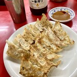 ギョーザ専門店イチロー - 餃子セット1.250円（餃子12個、中瓶ビール）