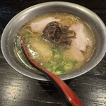はりがね - 五島列島産ジャンボニンニク入りのはりがねラーメン。