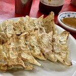 ギョーザ専門店イチロー - 味噌ダレ＋ラー油少々、（酢、醤油）