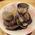 灯ダイニング 襟一 - あさりの酒蒸し（390円）