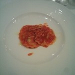 Convivio - ラビオリ：ラビオリのシラスのトマトソース。ラビオリの中にはズッキーニが入っています。
