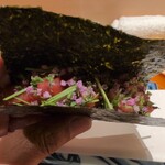 銀座 しのはら - 鮪の松前漬けの手巻き