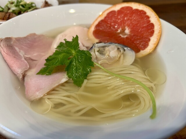 Ramenya Kira photo 3