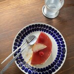 パティスリー リョーコ - 次の日。尊き残り1/2を食す。夜中に食べたくなったけど我慢してお昼ご飯に