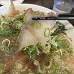 来来亭  - サルフオーダーでチャーシュー脂多めにしたら本当に脂ばっかり　普通のチャーシューにしとけは良かった^^;