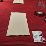 ナプキンとスプーンだけ