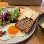 ジュウニブンベーカリーカフェ - 