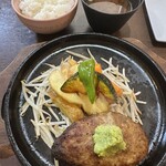 ふぅわ黒毛和牛ハンバーグ - わさびと伊賀醤油定食@1550