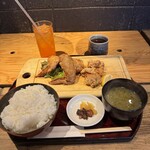 銭函バーベキュー - 銭函鶏ザンギ定食全景