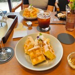 フラワーカフェ BLOOMY'S - 