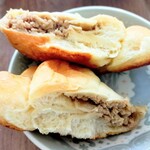 パン パティ ららぽーと福岡店 - 中には、たっぷりひき肉が入っています。