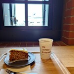 UNI COFFEE ROASTERY - ファストブリュー510円　キャロットケーキ600円