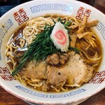 麺屋 隊長 - たまり醤油の中華そば
