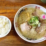 らーめん一平 - じとじとラーメン、平日サービスのライス