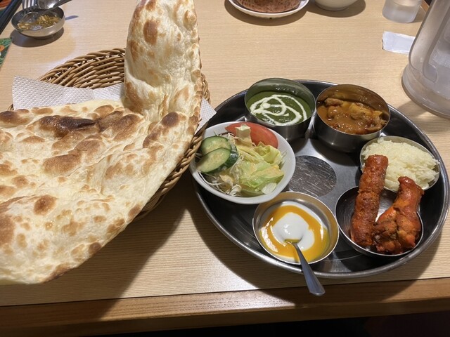 グッドラック インドカレー イオンタウン酒田店｜本格インド料理とナンを楽しめる