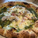 青いナポリ - パンチェッタコッタと里芋、リコッタチーズのジェノベーゼピッツァ "ジェノベーゼ"