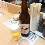 鮮魚店の立ち寿司 アカマル - 瓶ビール（アサヒスーパードライ），ガリ ※ガリはお代わり自由