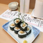 鮮魚店の立ち寿司 アカマル - 大人の納豆巻き「茗荷とシブレットの香り」※短冊表記通り
