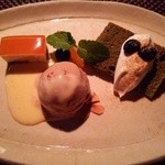 o・mo・ya - 『デザート』！『洋ナシのババロア』『チャイのかかったアイスクリーム』『抹茶のシフォンケーキ』～♪(^o^)丿