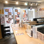 鮮魚店の立ち寿司 アカマル - 店舗内観 ※立ち飲み食い