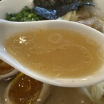 ラーメン茂木 - スープ