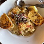 Chart House WAIKIKI - メインのスキャンピのパスタ