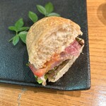 久右衛門邸 納屋カフェ - 生ハムとフルーツトマト