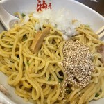 元祖油堂 - 玉ネギ、胡麻、トッピングしてみた。