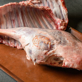 アイスランド産仔羊の新鮮で上質な部位や、希少な部位を堪能