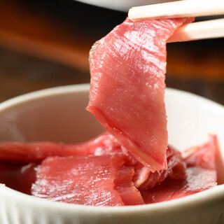 ジンギスカンだけでなく、刺身でも食べられる新鮮なラム肉