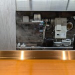 RAMEN MATSUI - 珍しく、真ん中辺りの席に着きました。